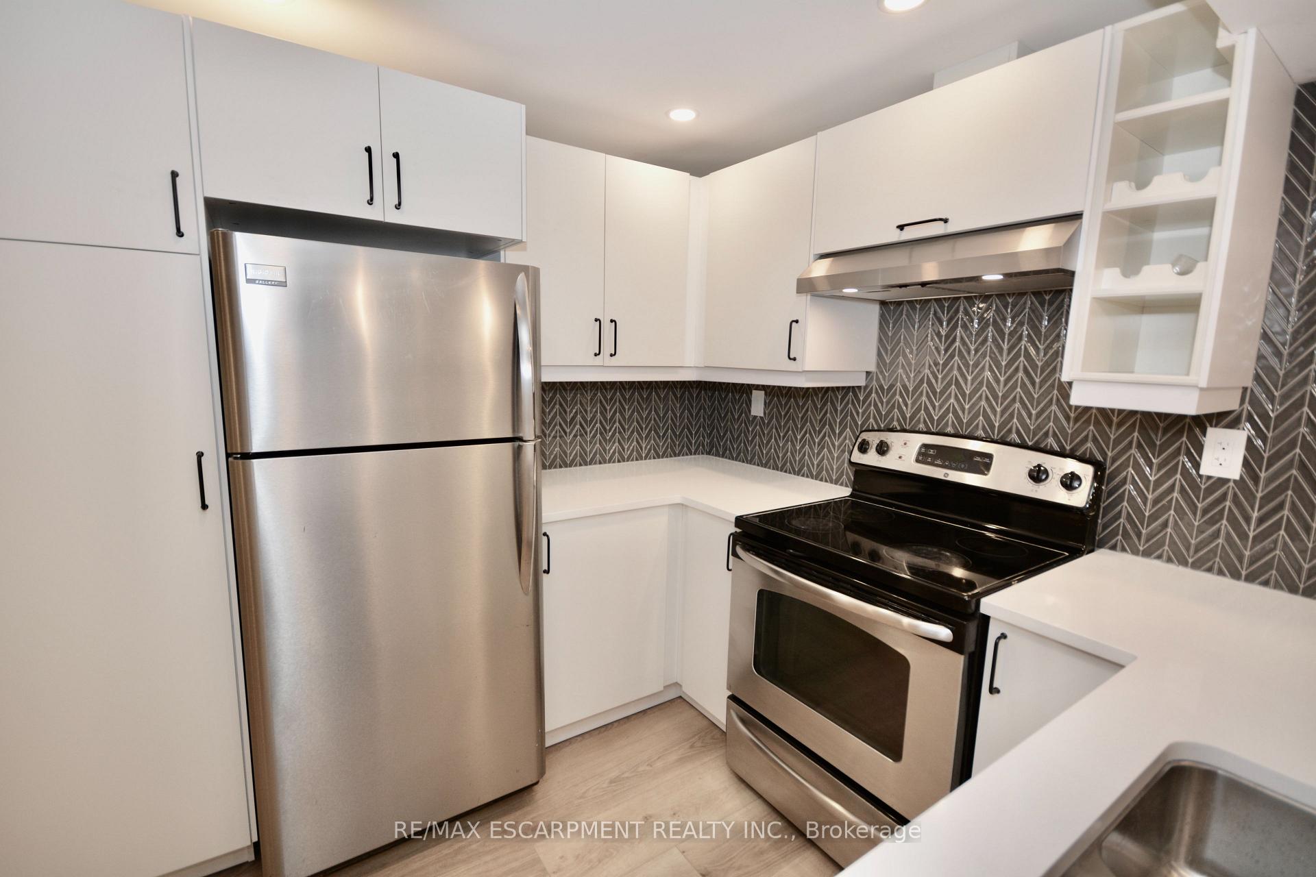 Photo 5 of Unit LOWER, 17 Inverness Avenue W, Hamilton, Mountview — HOMEH