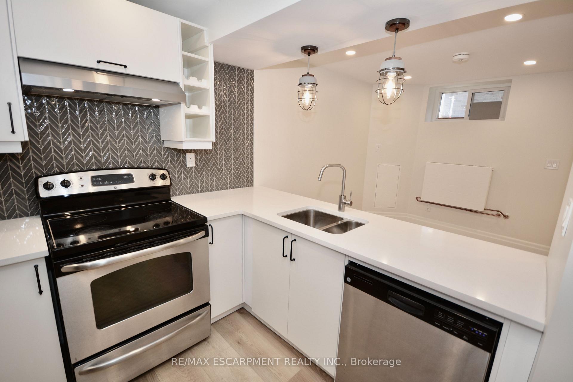 Photo 6 of Unit LOWER, 17 Inverness Avenue W, Hamilton, Mountview — HOMEH