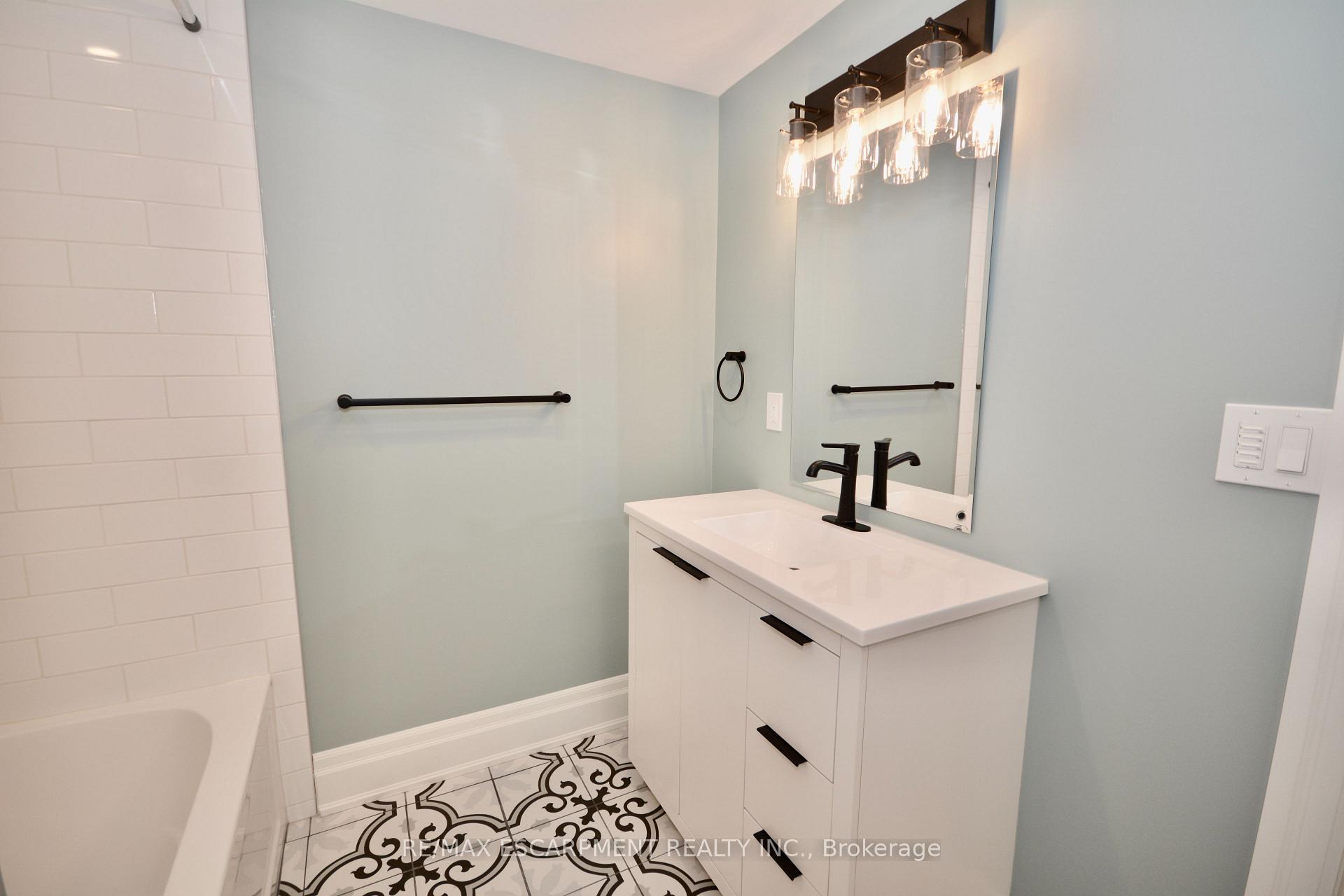 Photo 12 of Unit LOWER, 17 Inverness Avenue W, Hamilton, Mountview — HOMEH