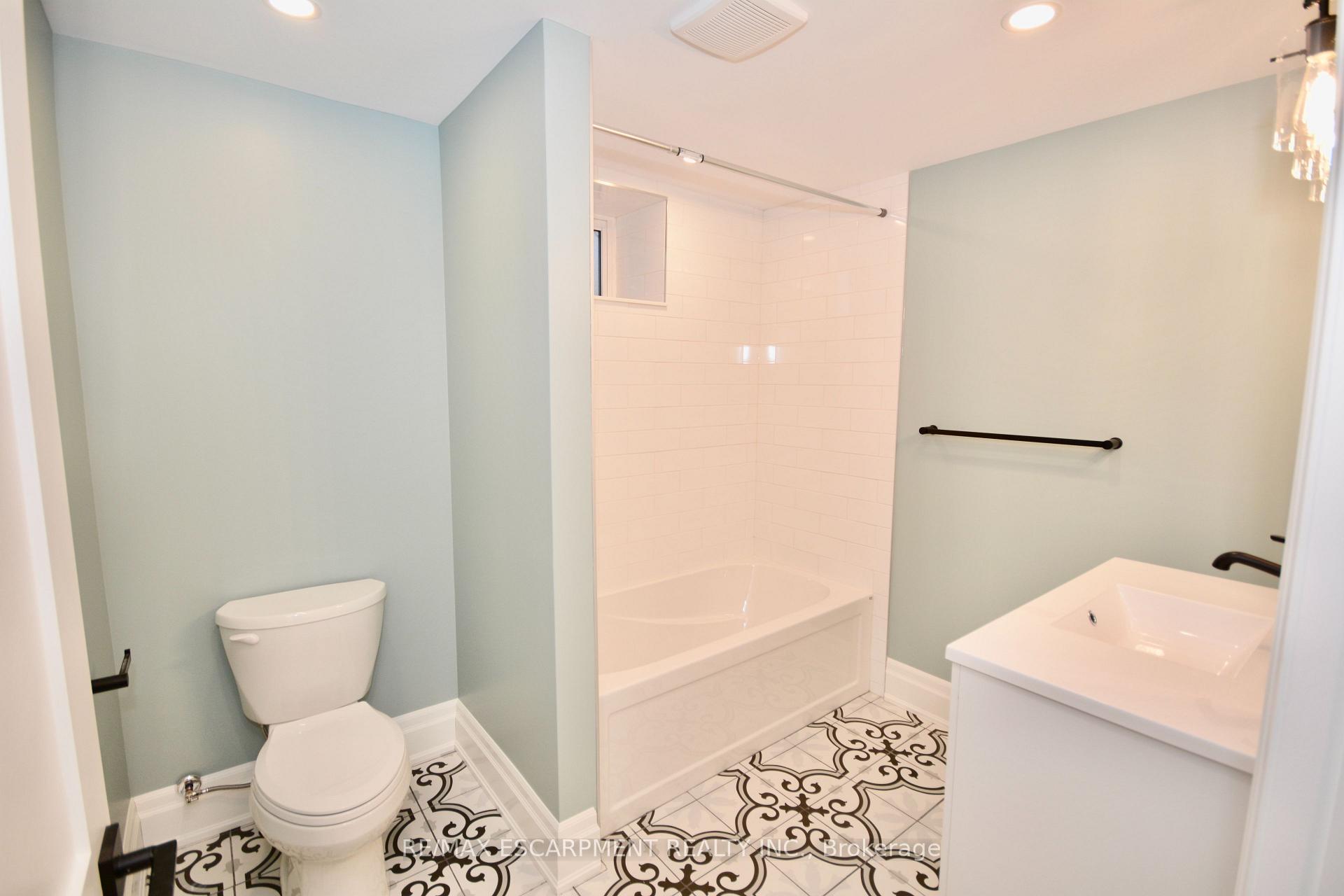 Photo 13 of Unit LOWER, 17 Inverness Avenue W, Hamilton, Mountview — HOMEH