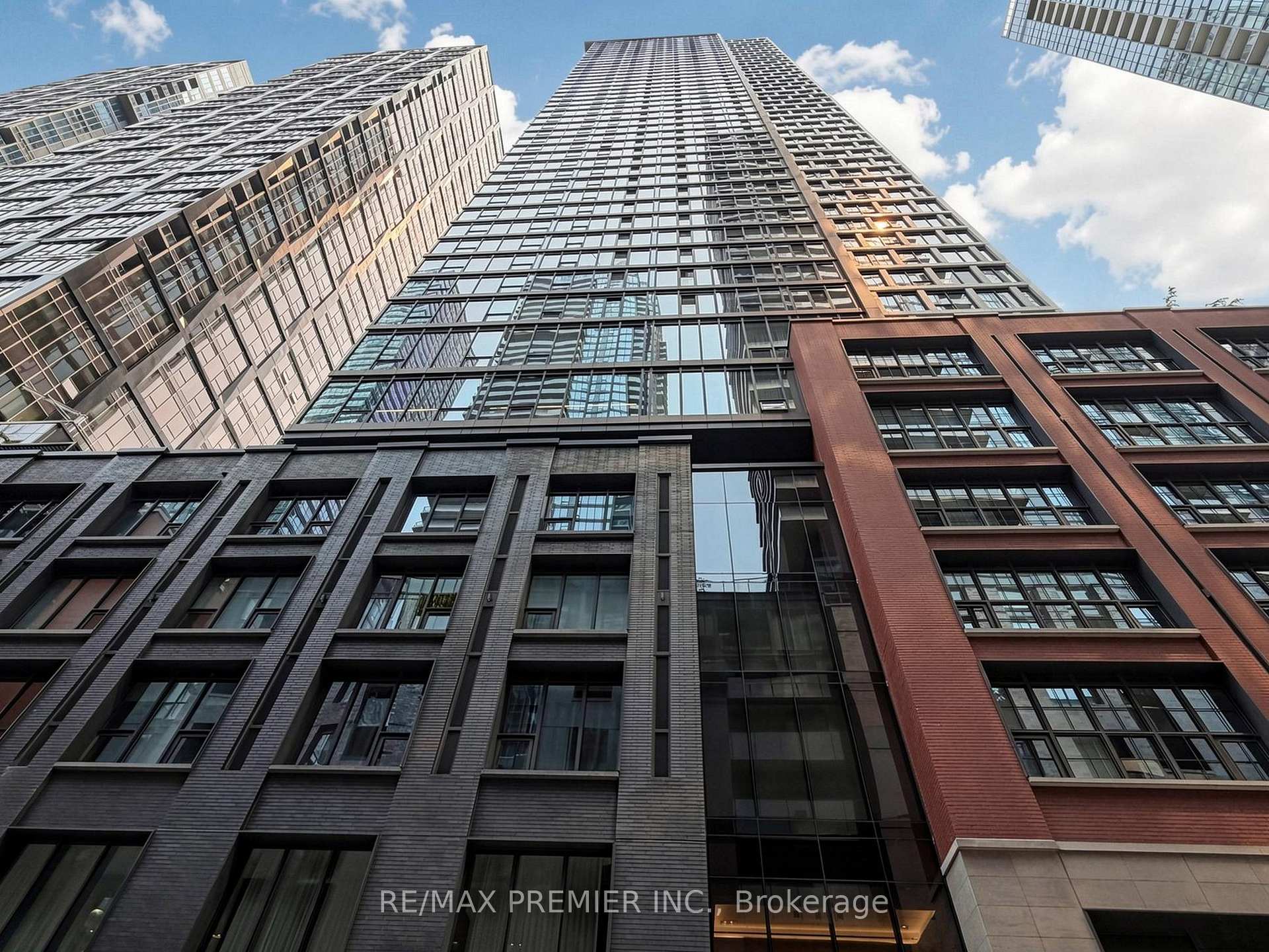 Photo 2 of Unit 1007, 55 Mercer Street, Toronto, Waterfront Communities — HOMEH