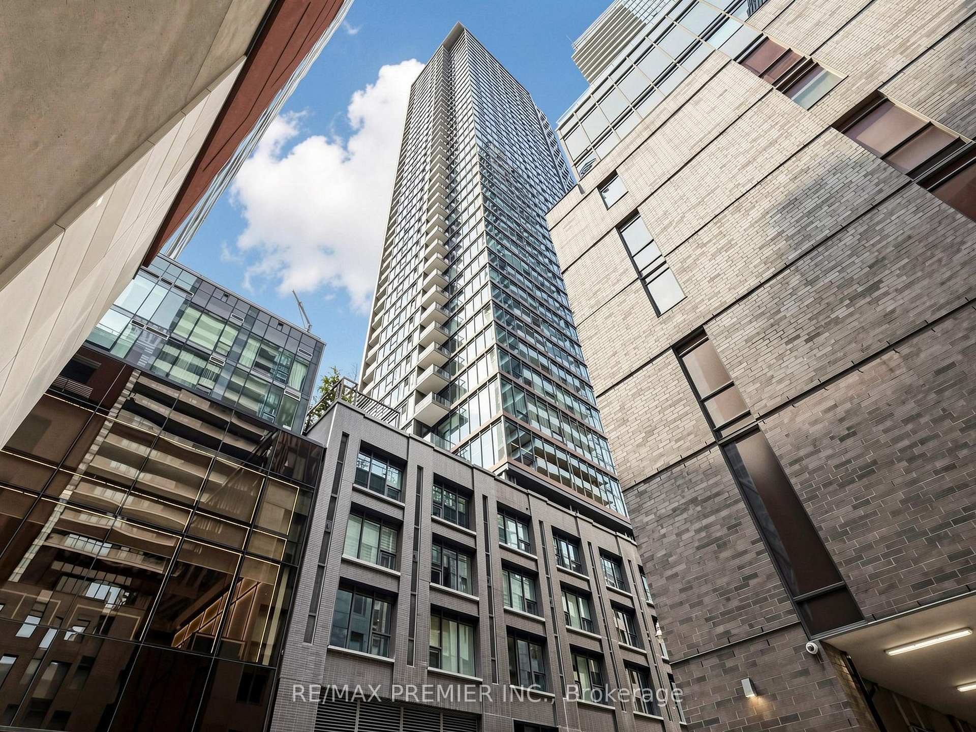 Photo 3 of Unit 1007, 55 Mercer Street, Toronto, Waterfront Communities — HOMEH