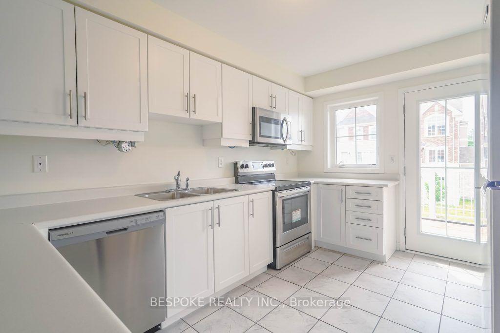 Photo 17 of 38 Goldeye Street E, Whitby, Rural Whitby — HOMEH