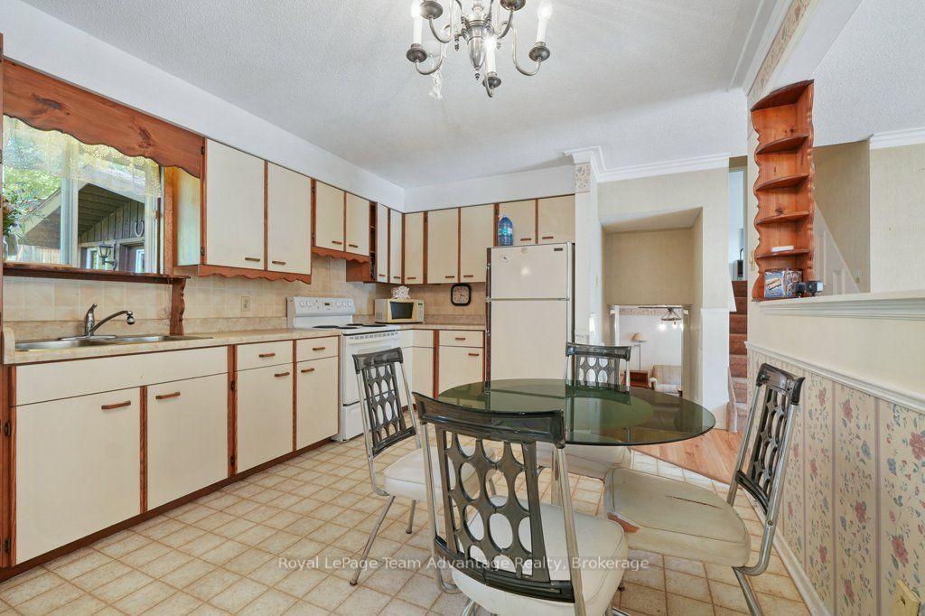 Photo 8 of 30A Forest Street, Parry Sound — HOMEH
