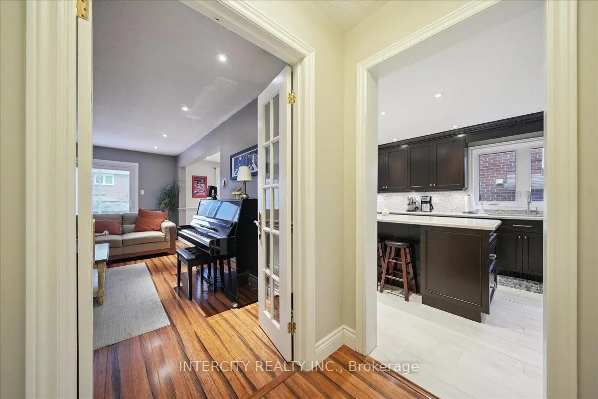 Photo 6 of 67 Sonny Street, Vaughan, Maple — HOMEH