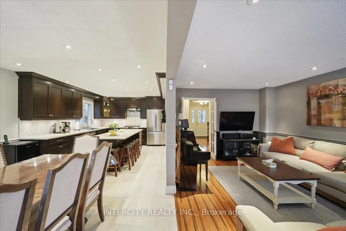 Photo 11 of 67 Sonny Street, Vaughan, Maple — HOMEH