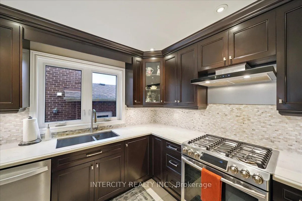 Photo 15 of 67 Sonny Street, Vaughan, Maple — HOMEH