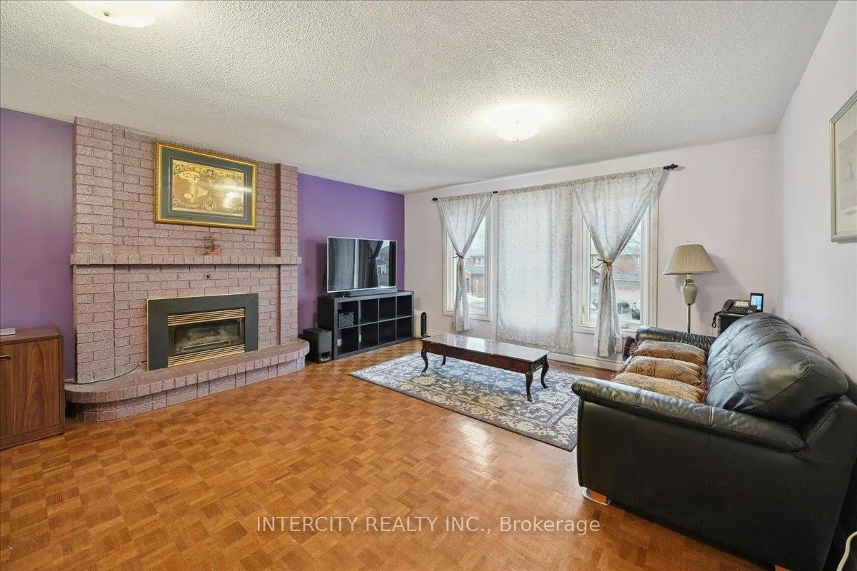 Photo 19 of 67 Sonny Street, Vaughan, Maple — HOMEH