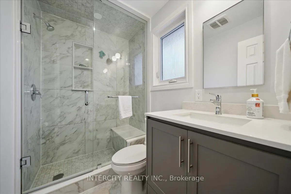 Photo 37 of 67 Sonny Street, Vaughan, Maple — HOMEH