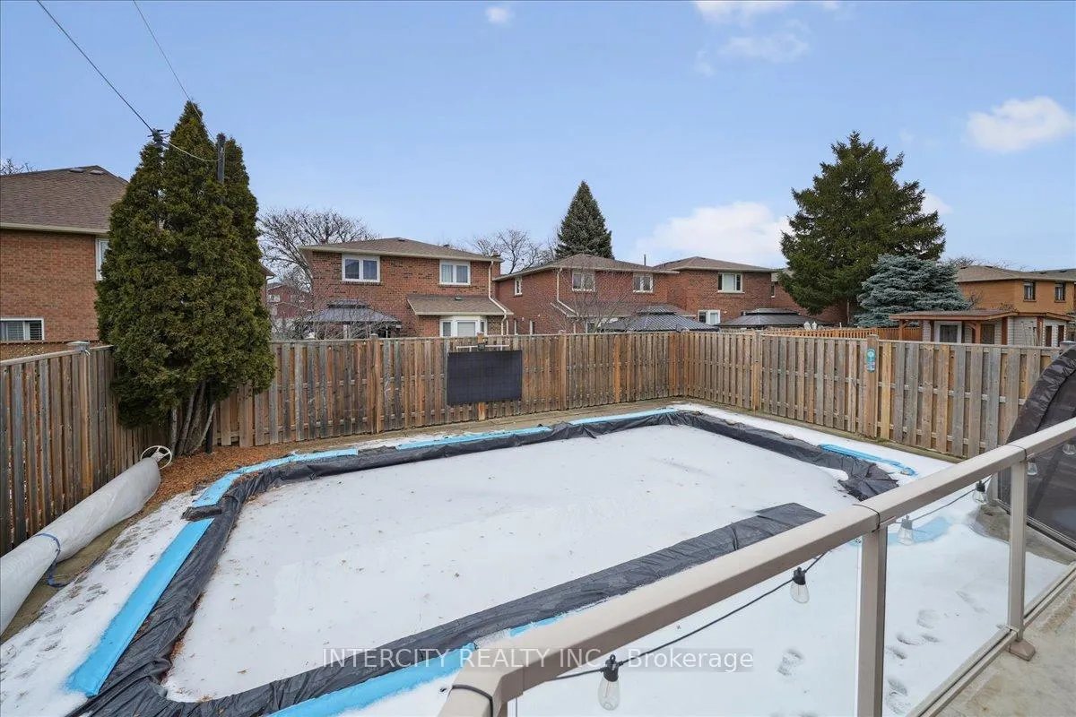 Photo 42 of 67 Sonny Street, Vaughan, Maple — HOMEH