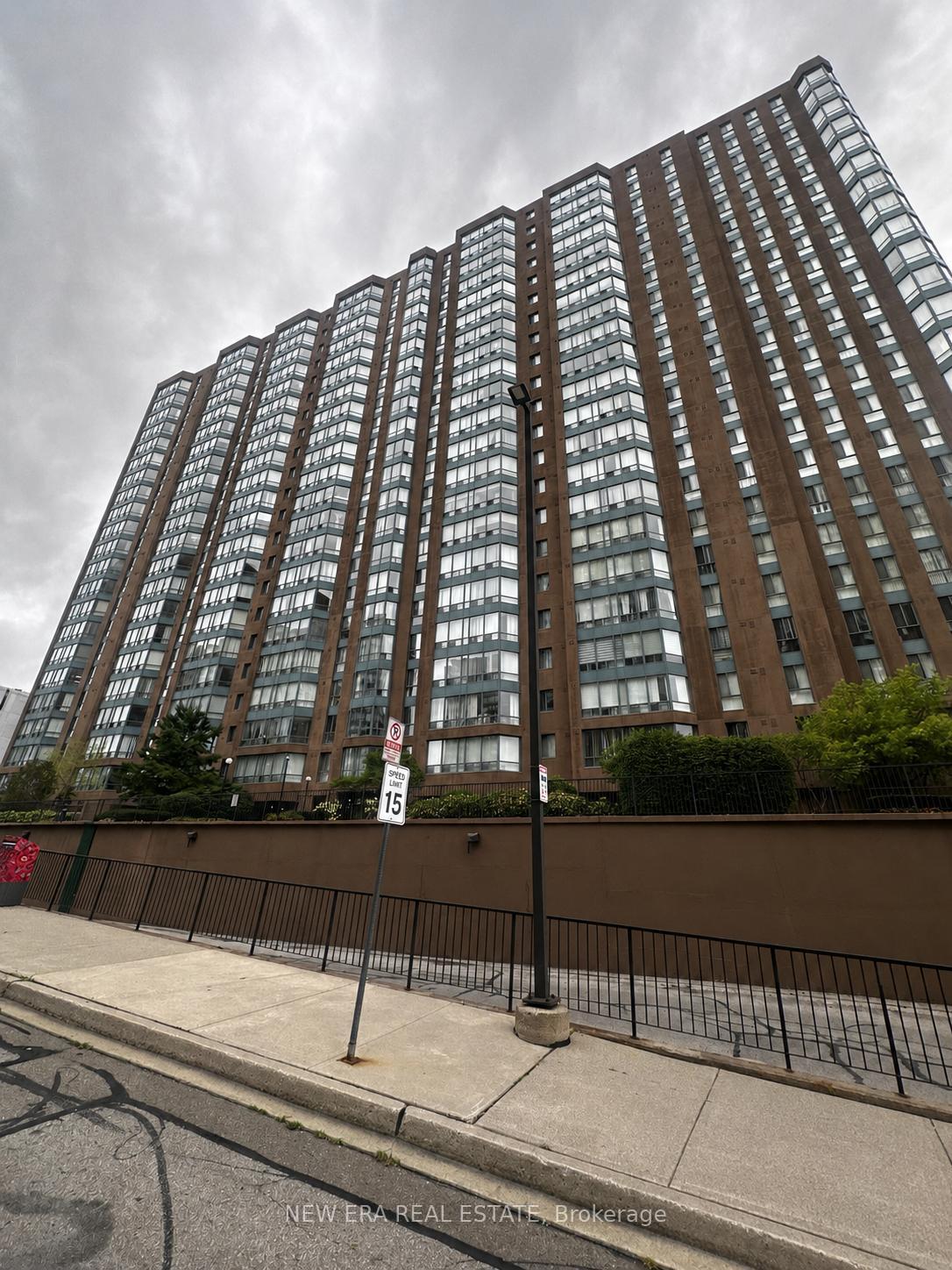 Photo of Unit 1912, 115 Hillcrest Avenue