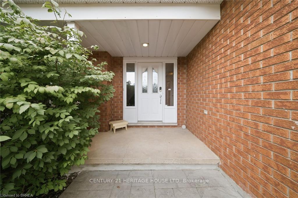 Photo 7 of 92 National Drive, Hamilton, Gershome — HOMEH
