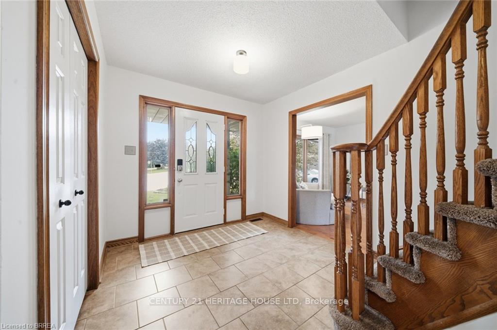 Photo 8 of 92 National Drive, Hamilton, Gershome — HOMEH