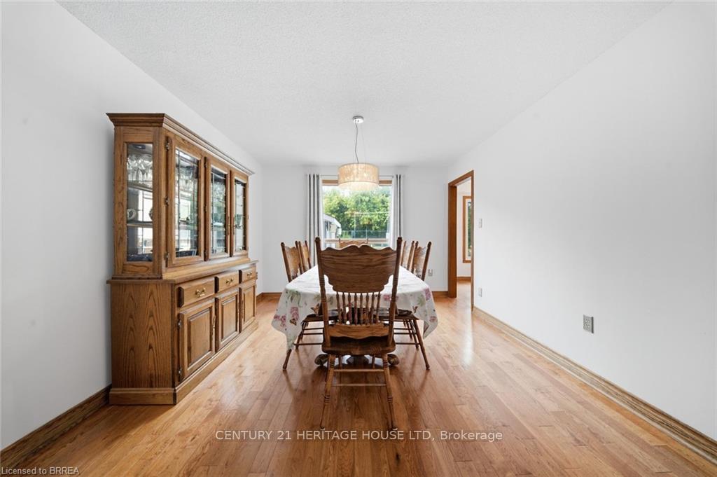 Photo 13 of 92 National Drive, Hamilton, Gershome — HOMEH