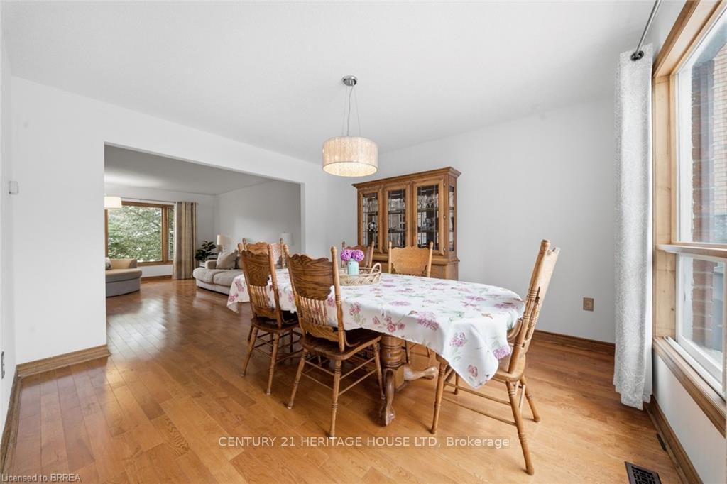 Photo 14 of 92 National Drive, Hamilton, Gershome — HOMEH