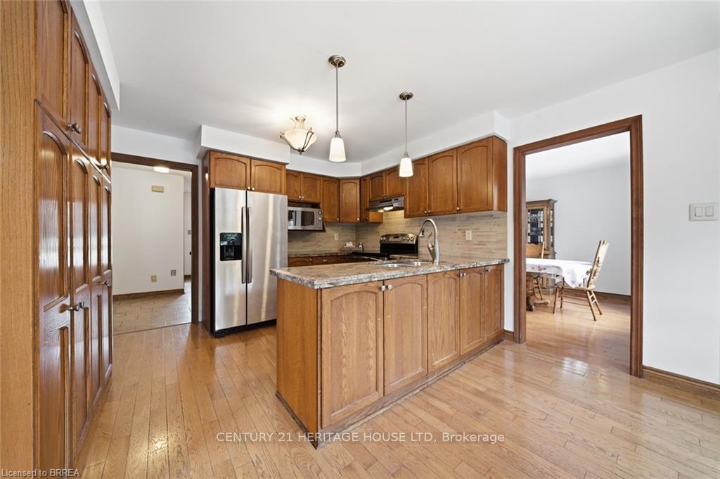 Photo 15 of 92 National Drive, Hamilton, Gershome — HOMEH