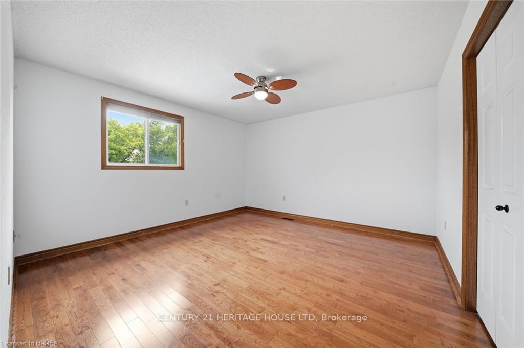 Photo 26 of 92 National Drive, Hamilton, Gershome — HOMEH