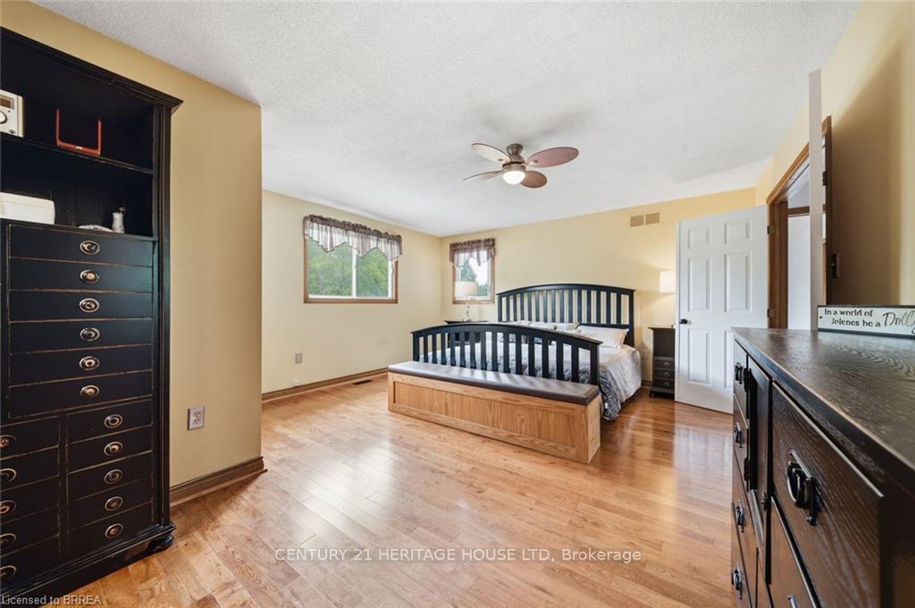 Photo 28 of 92 National Drive, Hamilton, Gershome — HOMEH