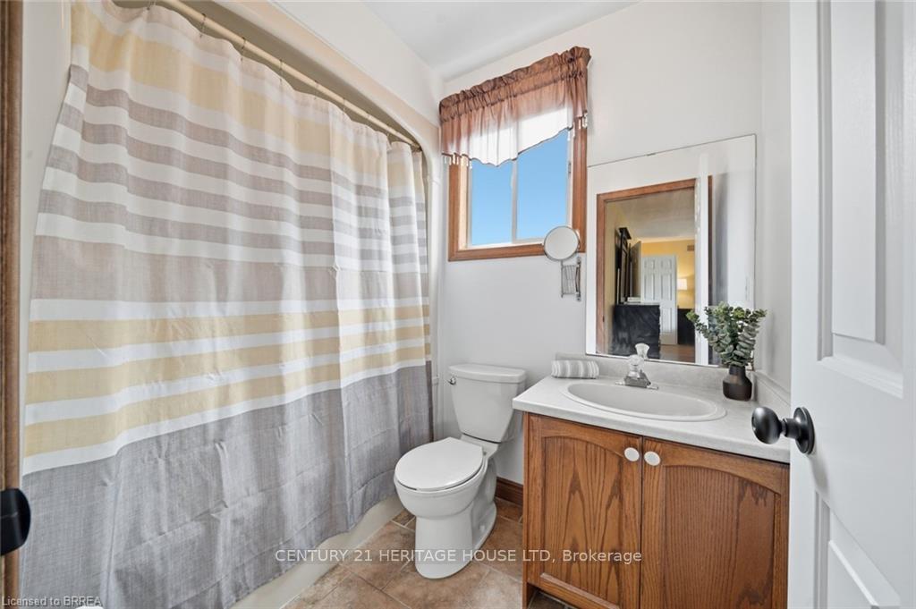 Photo 29 of 92 National Drive, Hamilton, Gershome — HOMEH