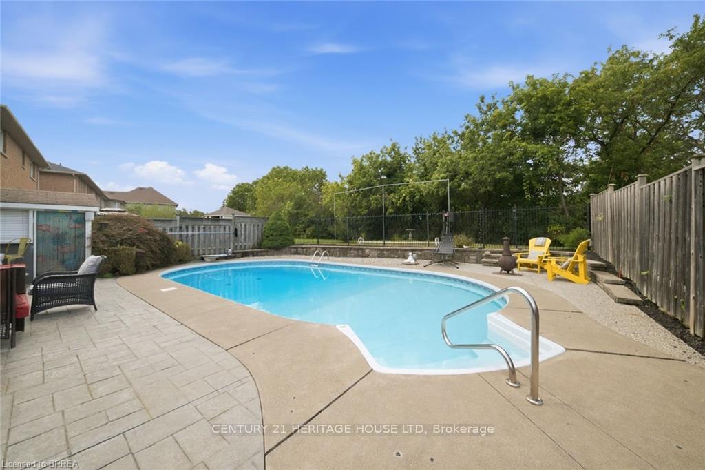 Photo 37 of 92 National Drive, Hamilton, Gershome — HOMEH