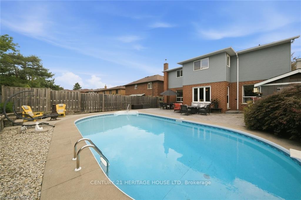 Photo 40 of 92 National Drive, Hamilton, Gershome — HOMEH