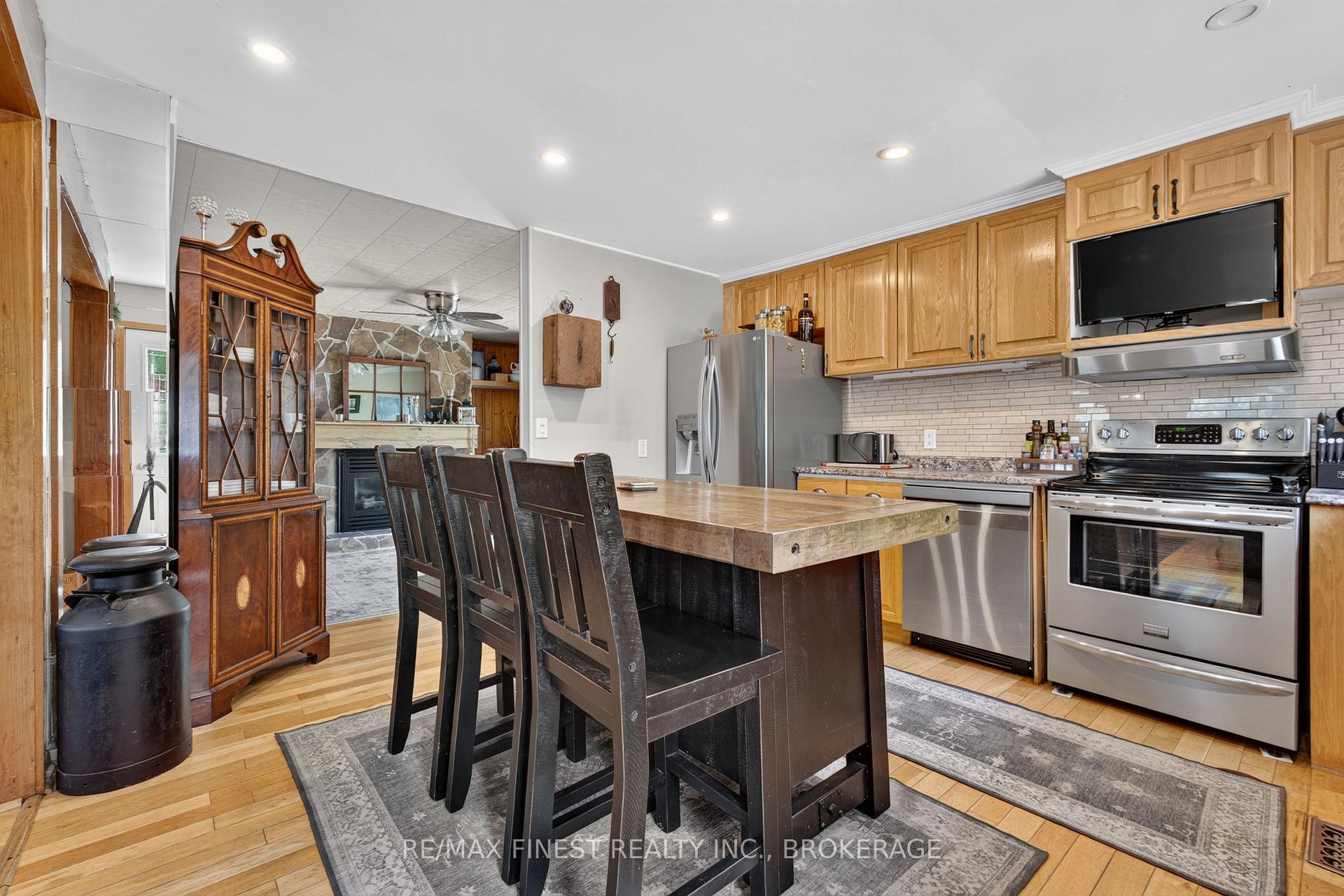 Photo 12 of 2270 Mcivor Road, Kingston, City North of 401 — HOMEH