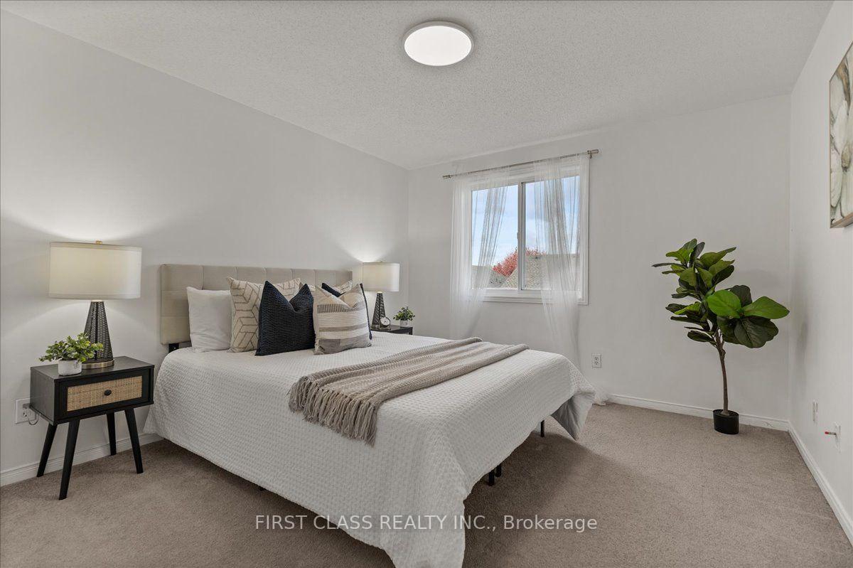Photo 5 of 724 Angler Way, Waterloo, Eastbridge — HOMEH