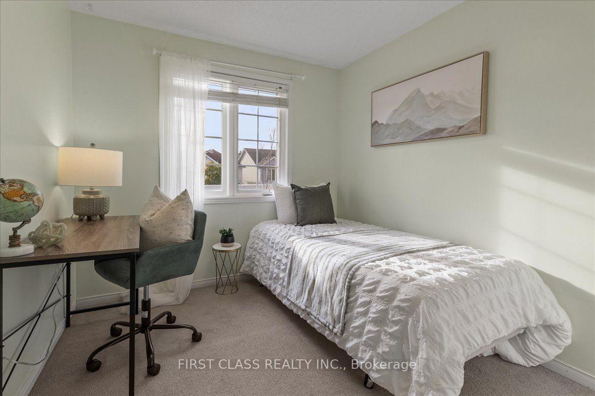 Photo 6 of 724 Angler Way, Waterloo, Eastbridge — HOMEH