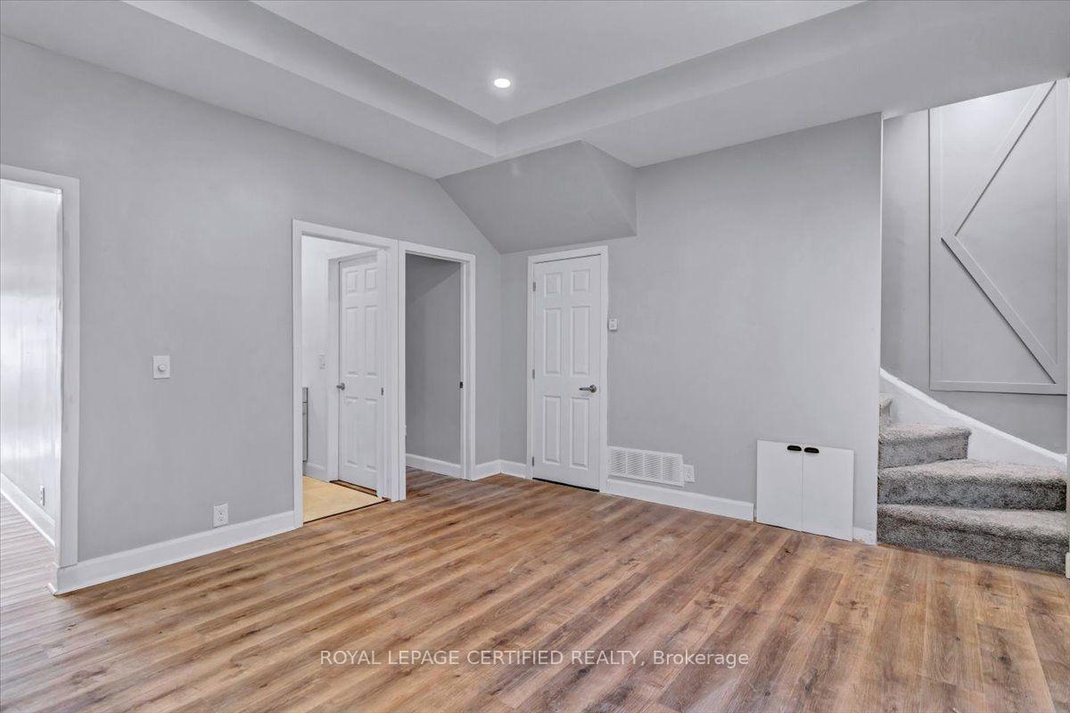 Photo 9 of 176 Emerald Street N, Hamilton, Landsdale — HOMEH