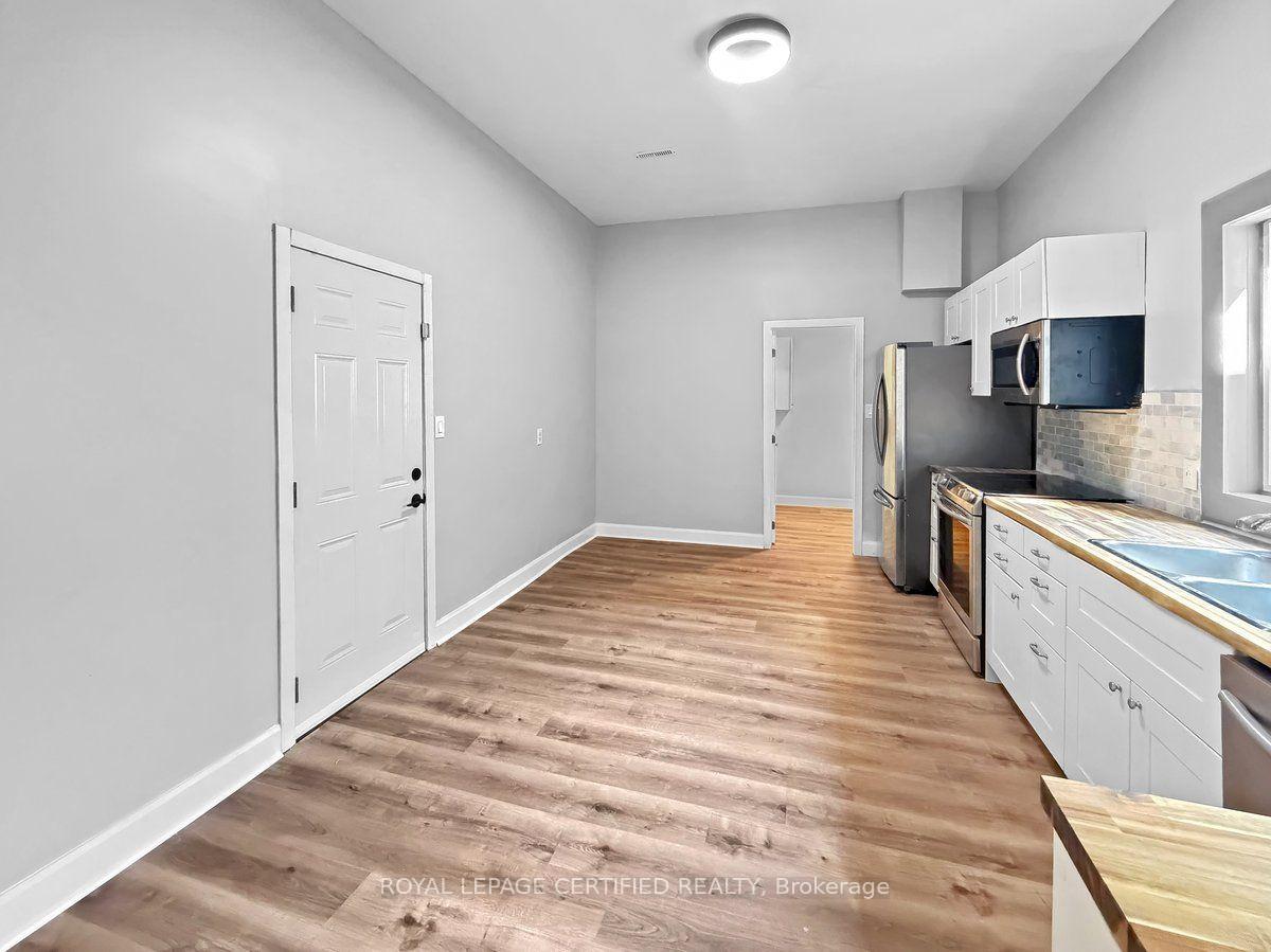 Photo 14 of 176 Emerald Street N, Hamilton, Landsdale — HOMEH