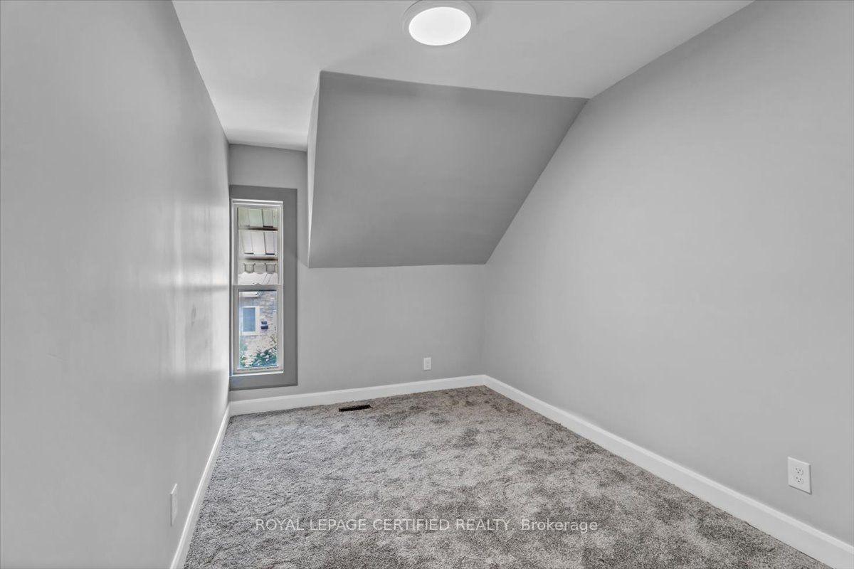 Photo 26 of 176 Emerald Street N, Hamilton, Landsdale — HOMEH