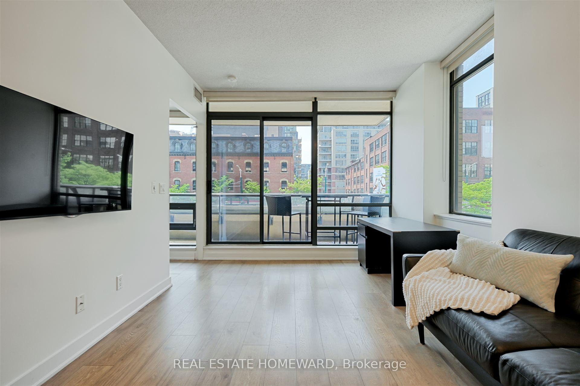 Front of Unit 201, 438 King Street W