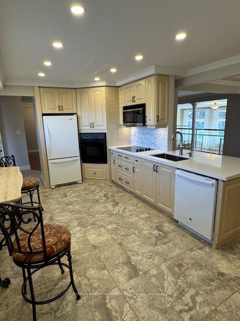 Photo 6 of 906 Liverpool Road, Pickering, Bay Ridges — HOMEH