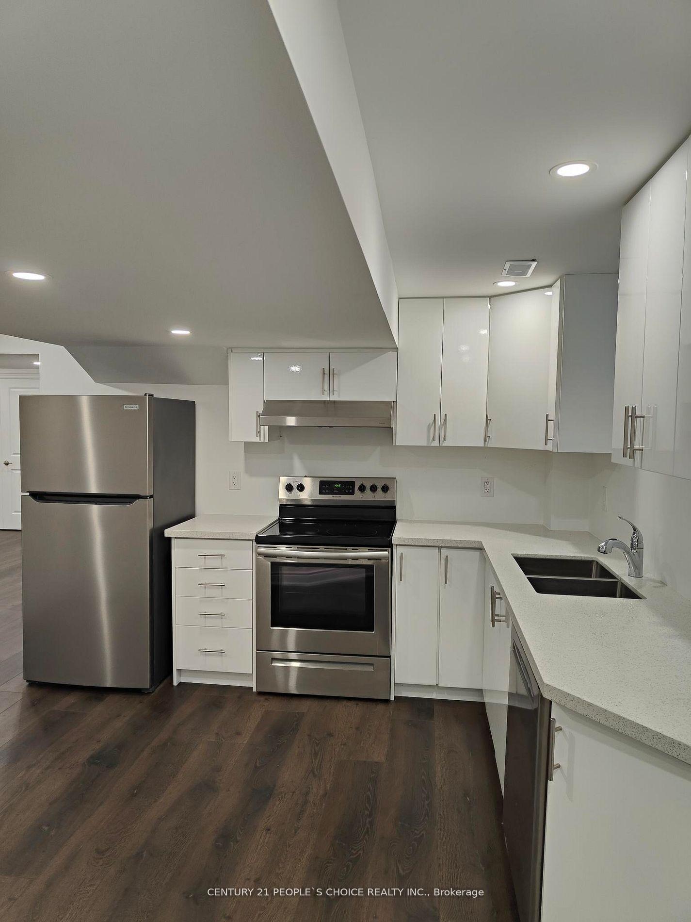 Photo 4 of 8 Chiming Road, Brampton, Toronto Gore Rural Estate — HOMEH