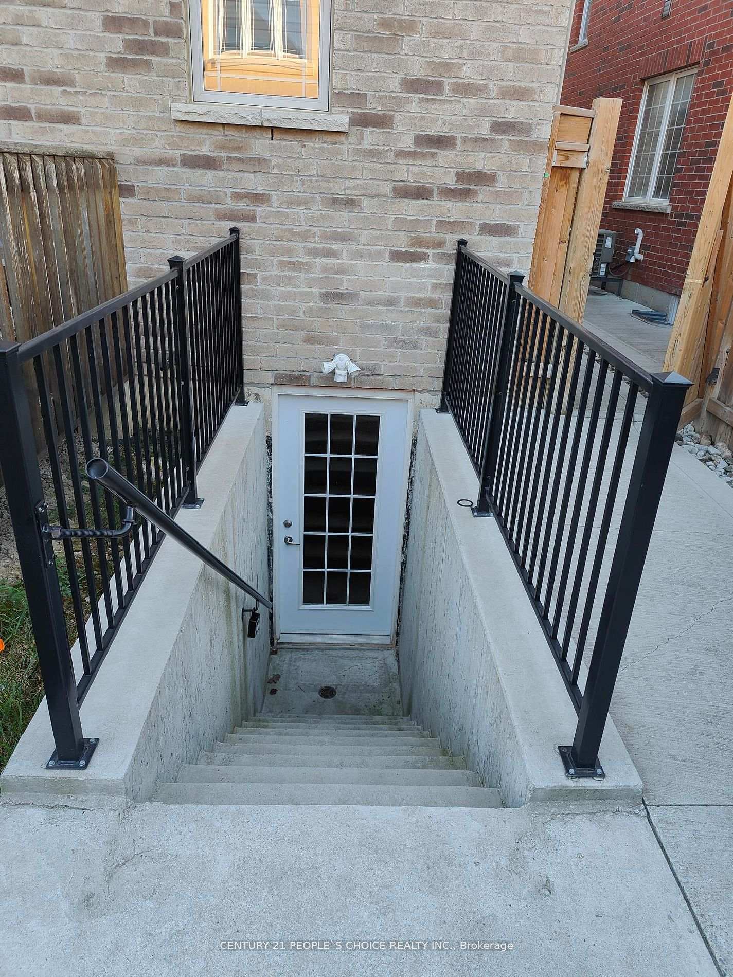Photo 15 of 8 Chiming Road, Brampton, Toronto Gore Rural Estate — HOMEH