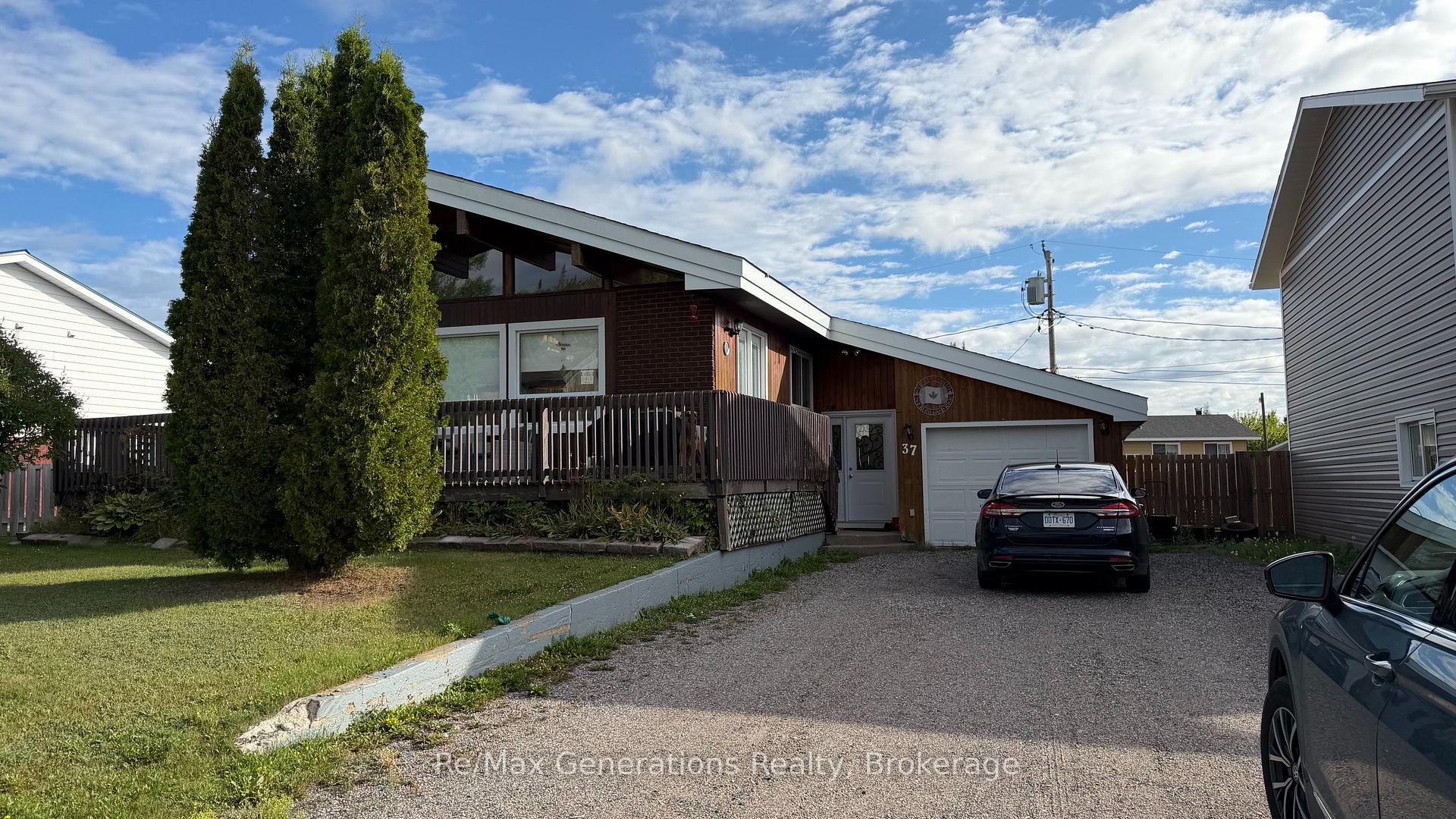 Photo of 37 Southridge Crescent N