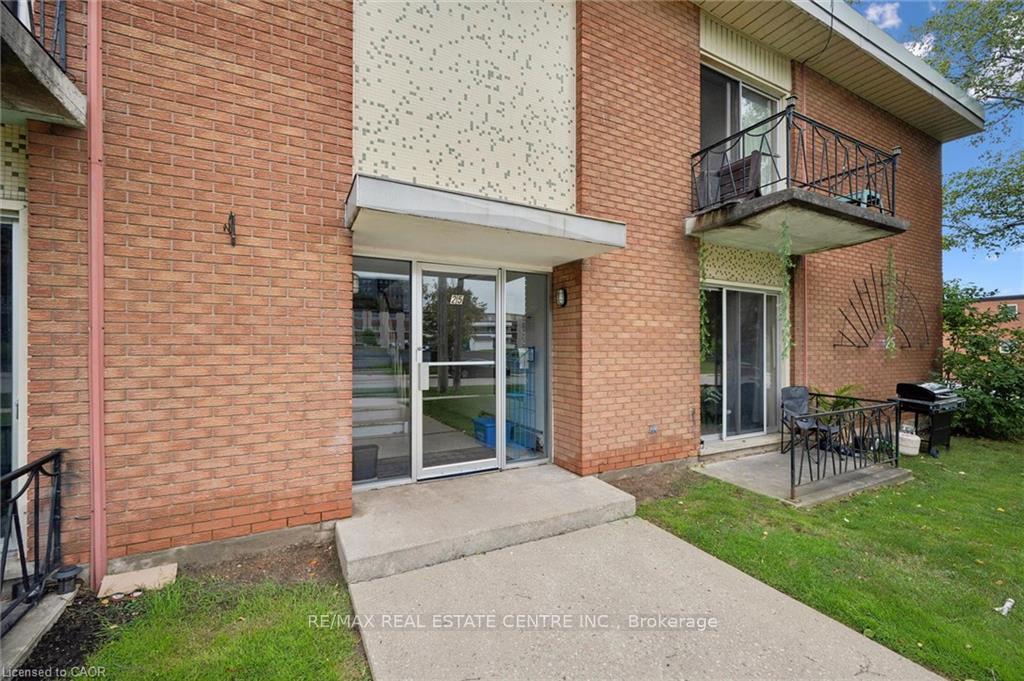 Photo 2 of 25 Walton Avenue, Kitchener, Vanier - Kitchener — HOMEH