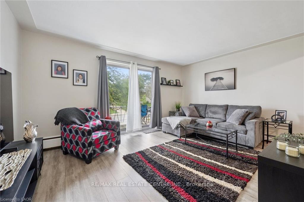 Photo 5 of 25 Walton Avenue, Kitchener, Vanier - Kitchener — HOMEH