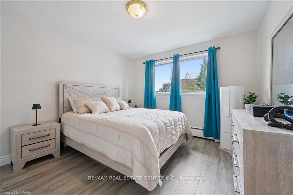 Photo 8 of 25 Walton Avenue, Kitchener, Vanier - Kitchener — HOMEH