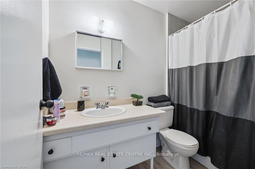Photo 9 of 25 Walton Avenue, Kitchener, Vanier - Kitchener — HOMEH