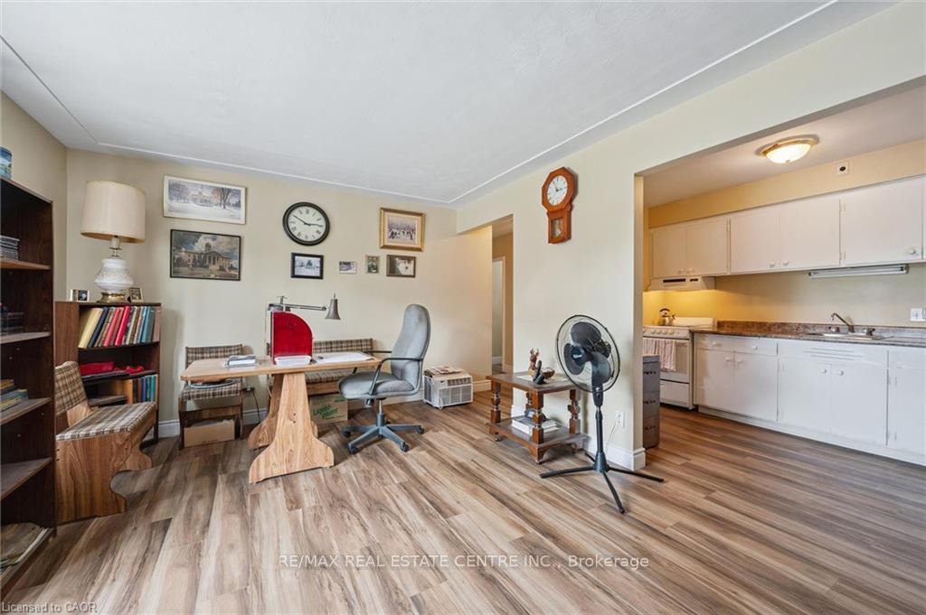 Photo 11 of 25 Walton Avenue, Kitchener, Vanier - Kitchener — HOMEH