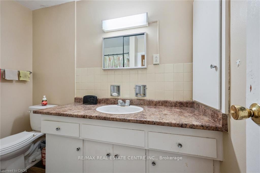 Photo 14 of 25 Walton Avenue, Kitchener, Vanier - Kitchener — HOMEH