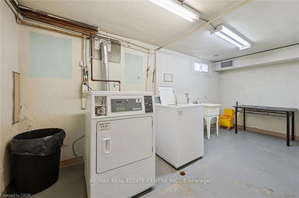 Photo 15 of 25 Walton Avenue, Kitchener, Vanier - Kitchener — HOMEH