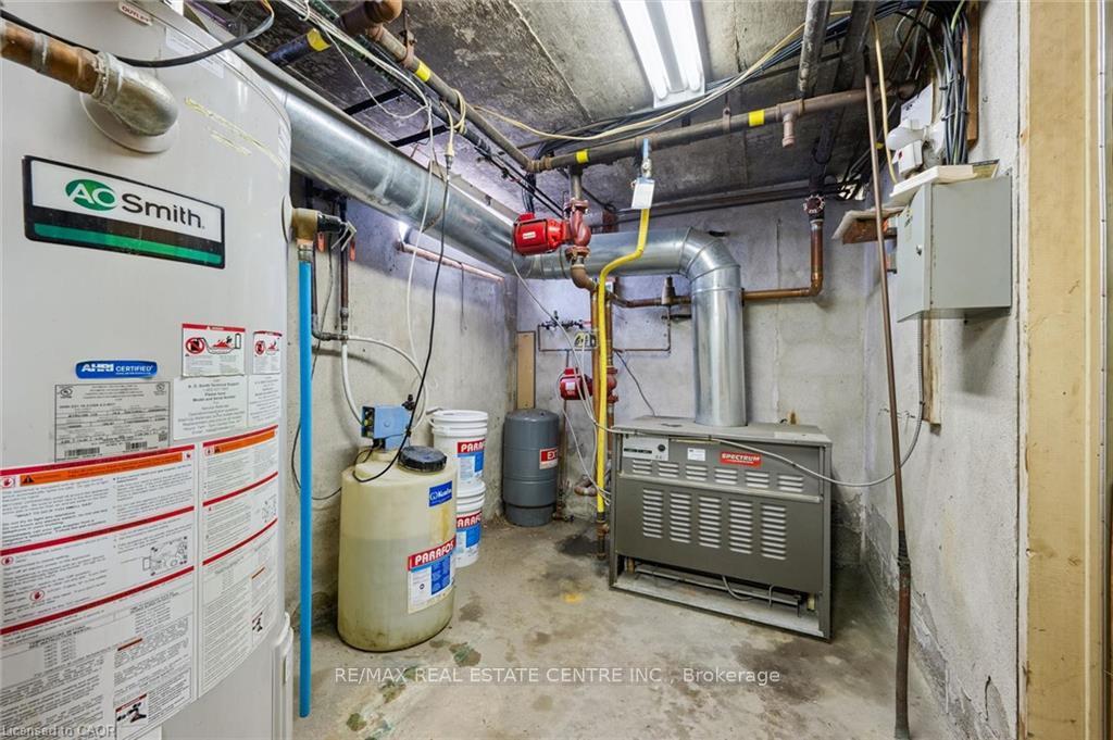 Photo 19 of 25 Walton Avenue, Kitchener, Vanier - Kitchener — HOMEH