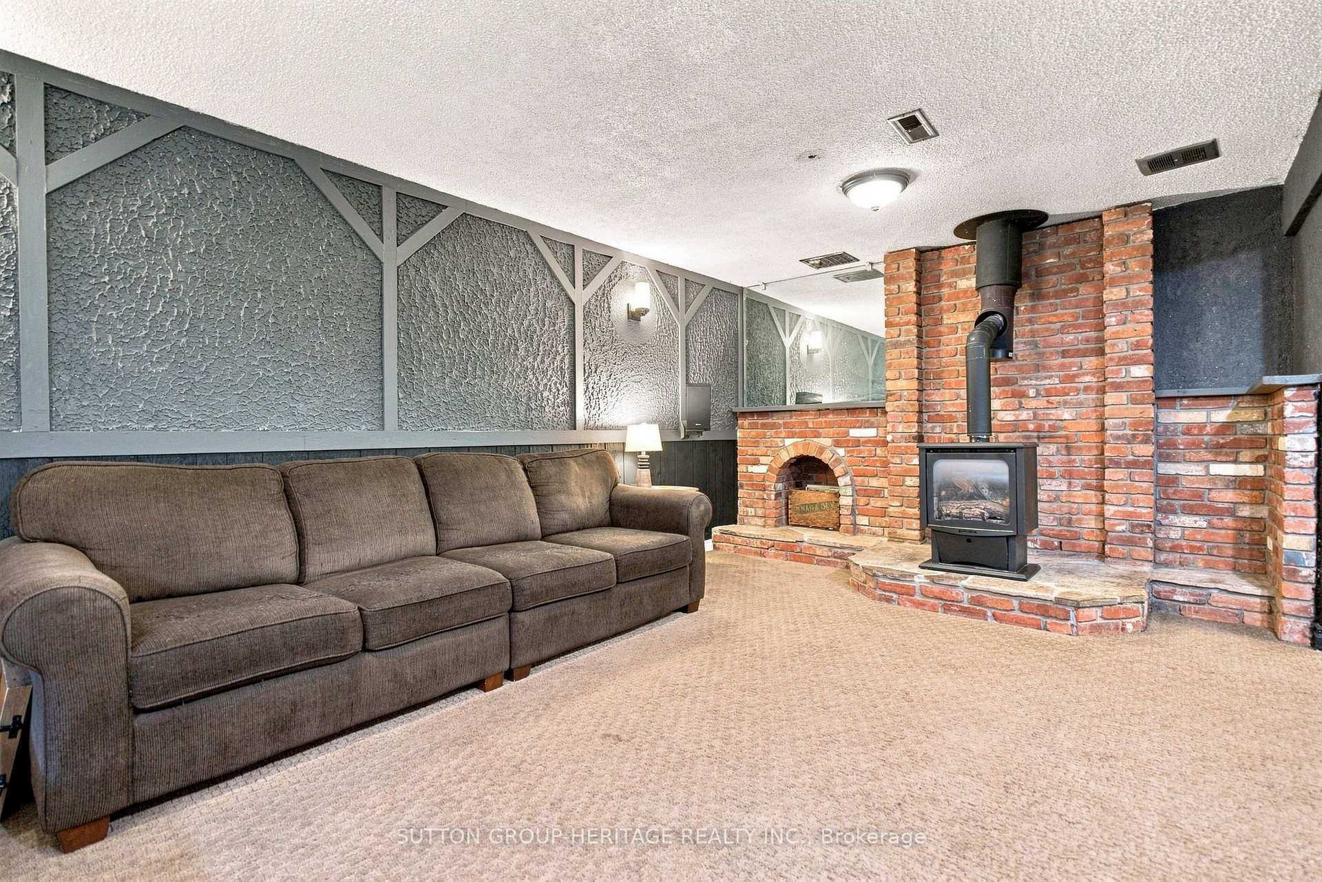 Photo 18 of 843 Carnation Court, Oshawa, Donevan — HOMEH