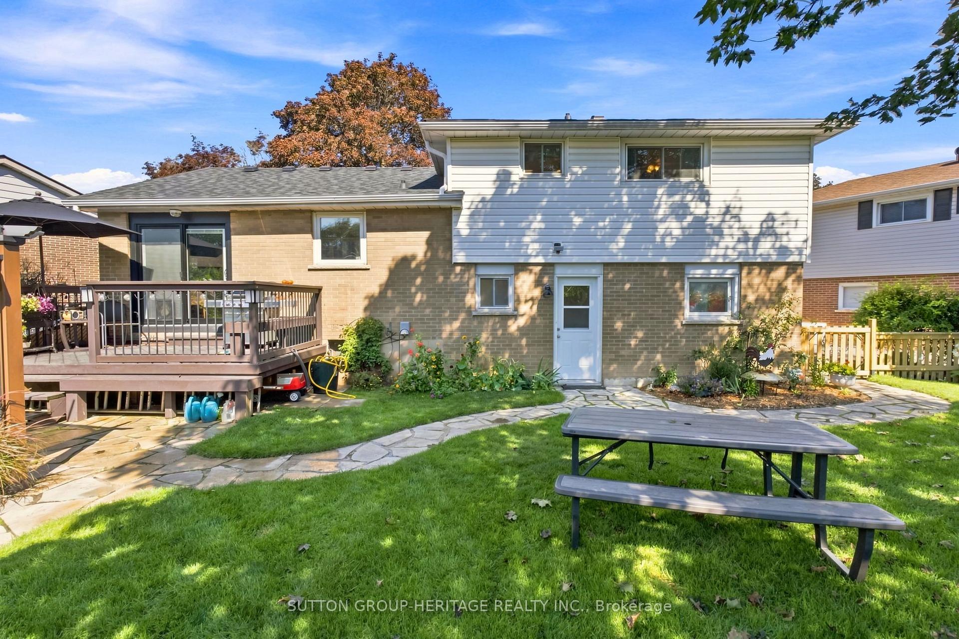 Photo 24 of 843 Carnation Court, Oshawa, Donevan — HOMEH