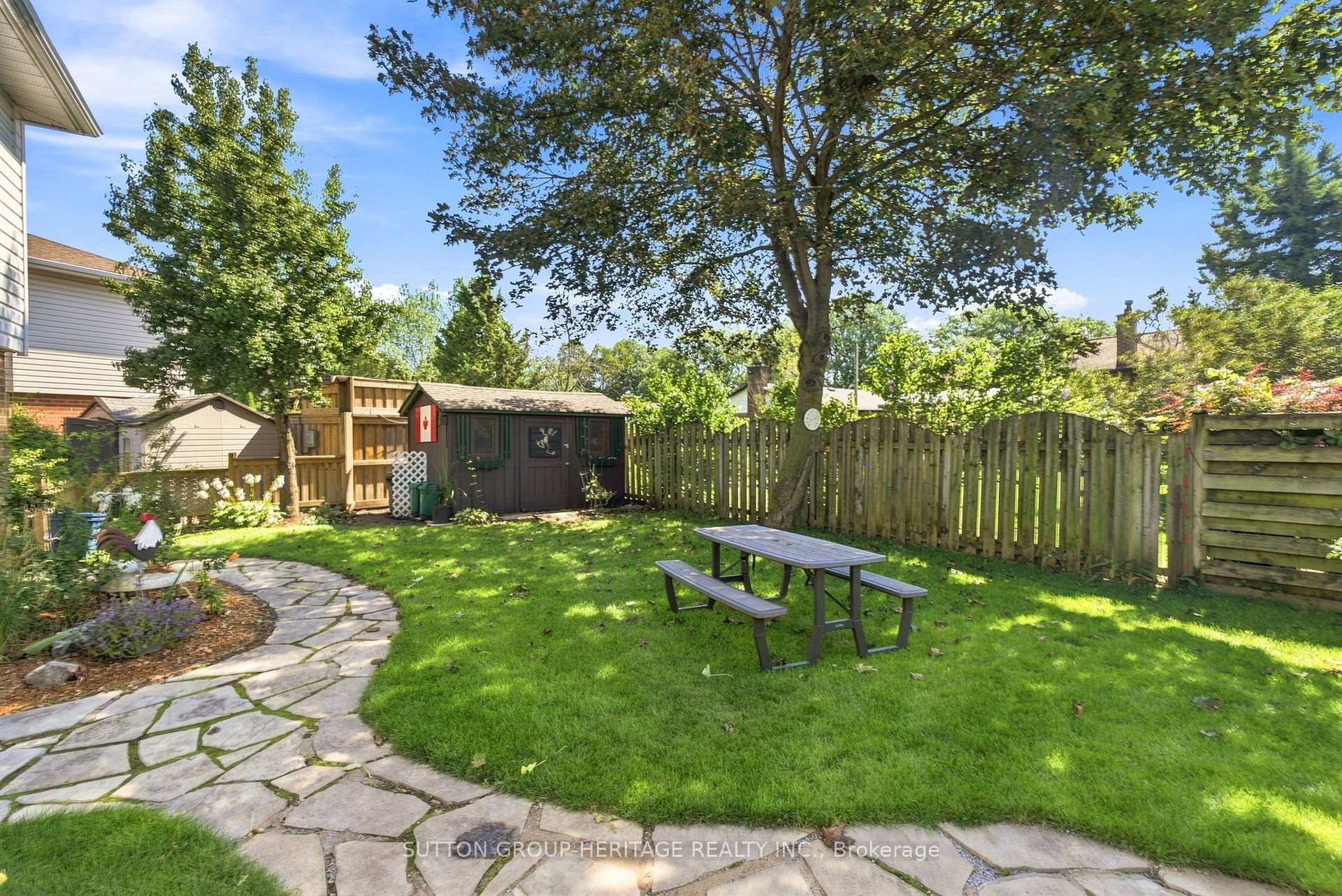 Photo 30 of 843 Carnation Court, Oshawa, Donevan — HOMEH