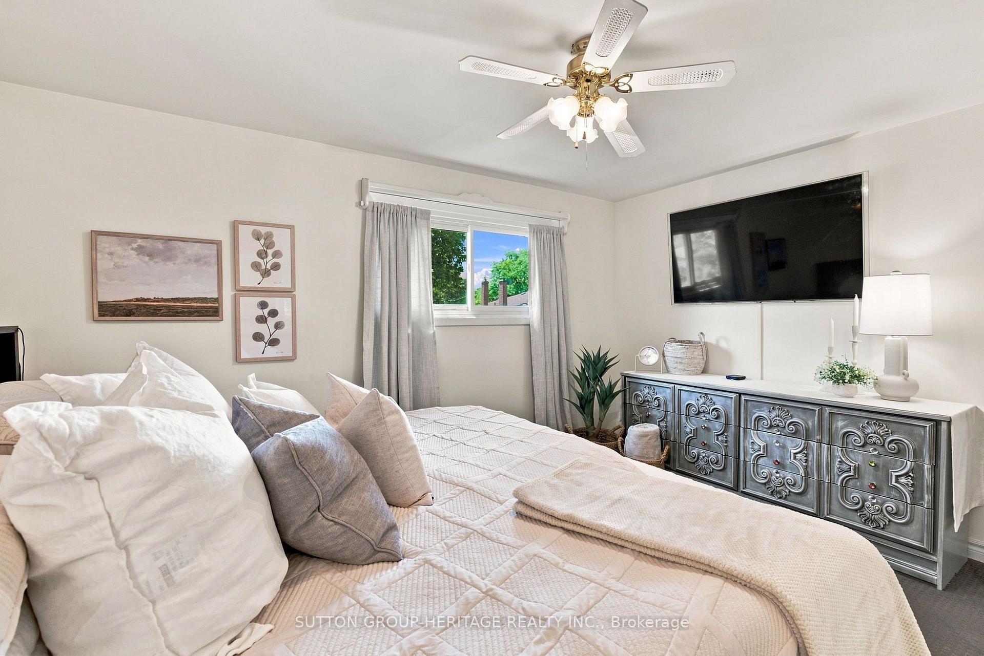 Photo 37 of 843 Carnation Court, Oshawa, Donevan — HOMEH