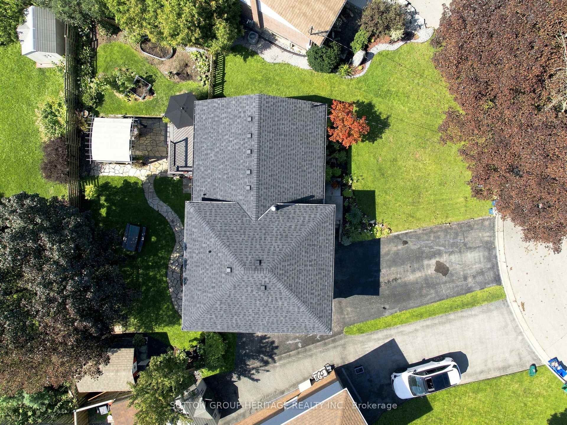 Photo 48 of 843 Carnation Court, Oshawa, Donevan — HOMEH