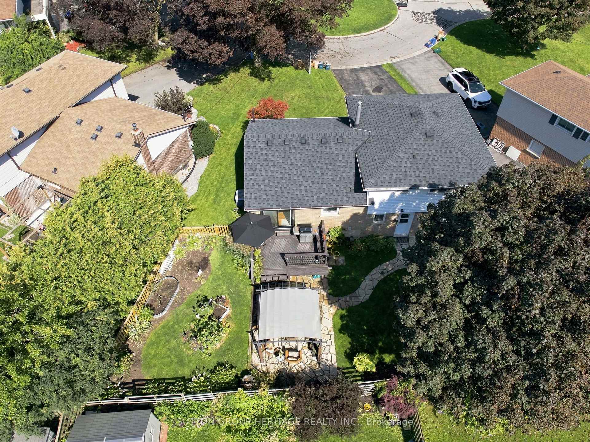 Photo 49 of 843 Carnation Court, Oshawa, Donevan — HOMEH